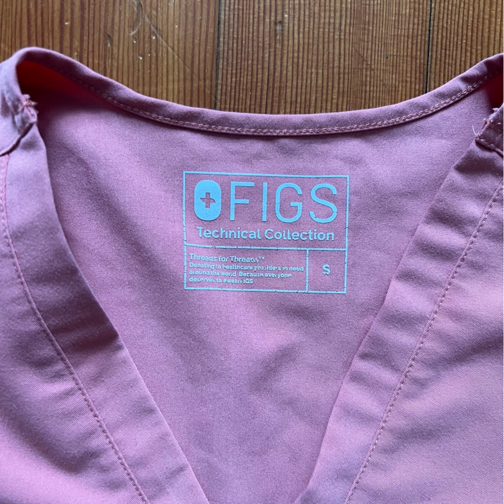 Figs Casma Scrub Top in Coral Size Small - Picture 4 of 4